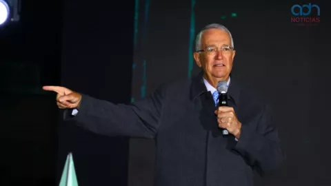 Ricardo Salinas da mensaje de unidad frente a embates del poder