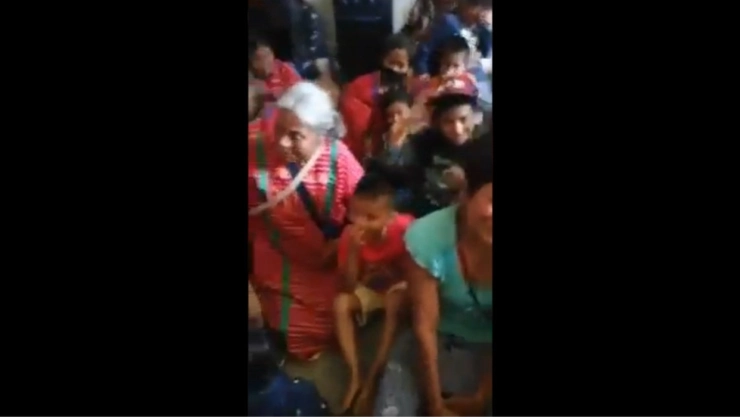 Indígenas triquis piden ayuda ante la violencia. 