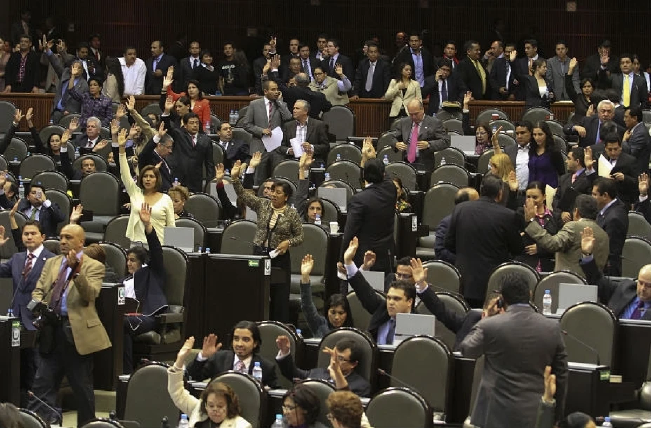 Diputados aprueban reforma educativa