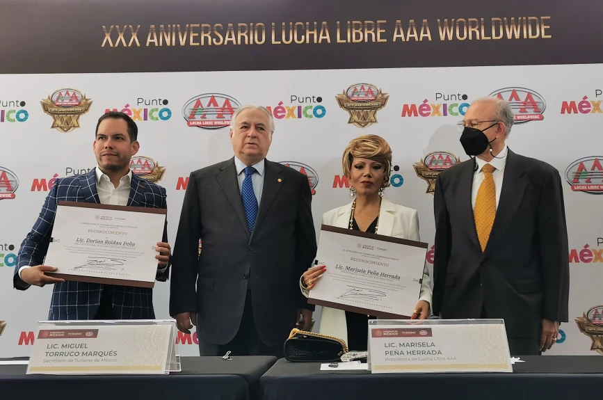 Exposición 30 aniversario Lucha Libre AAA