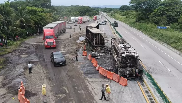 Suman 14 heridos por choque múltiple e incendio de autobús en autopista Córdoba-Veracruz ¿Quiénes son?