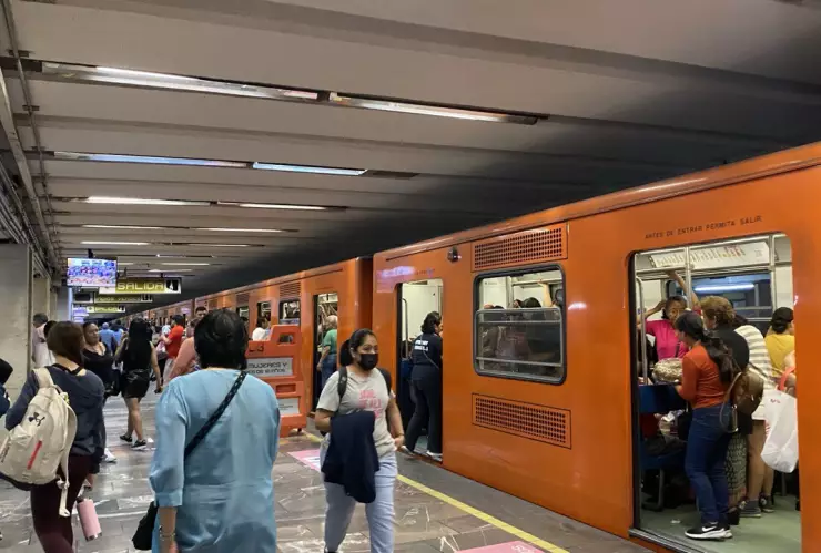 Metro CDMX con retrasos