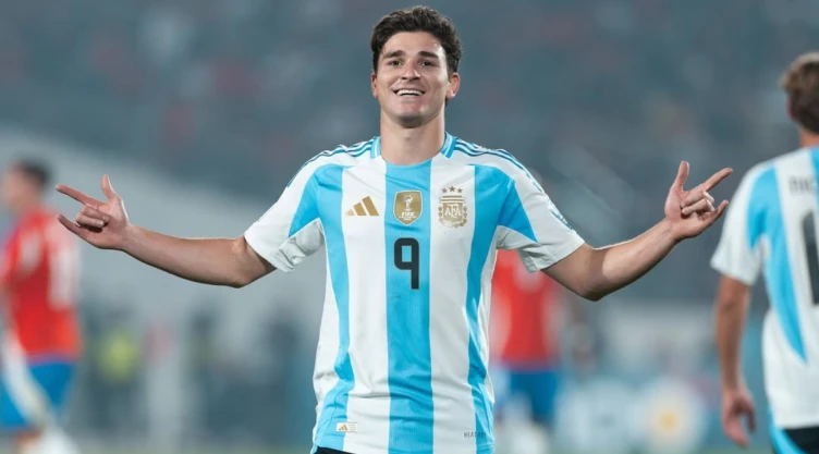 Julián Álvarez vale es el futbolista con mayor valor de la Selección Argentina con 80 millones de euros más que el mejor jugador de Jordania