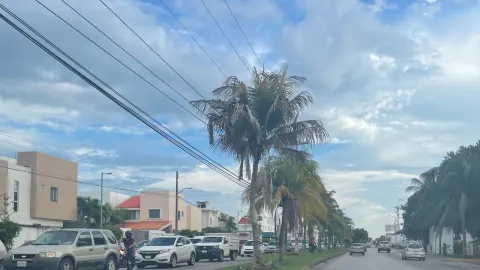 Ten precaución durante las horas picos en el tráfico en Cancún hoy 5 de septiembre