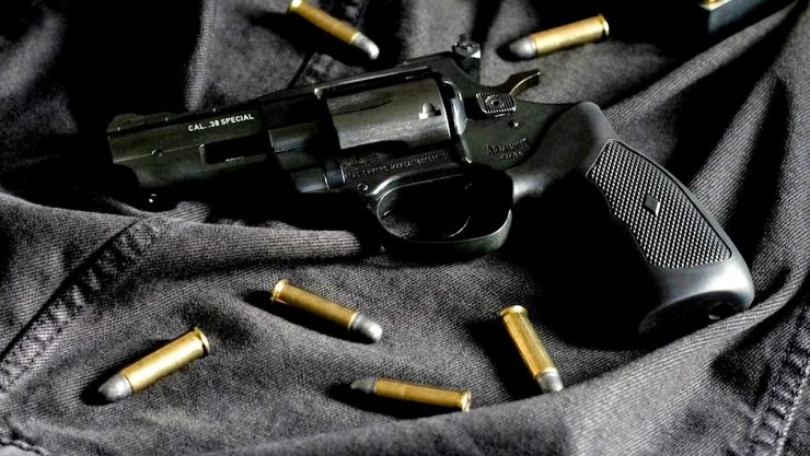 Niño muere por bala perdida