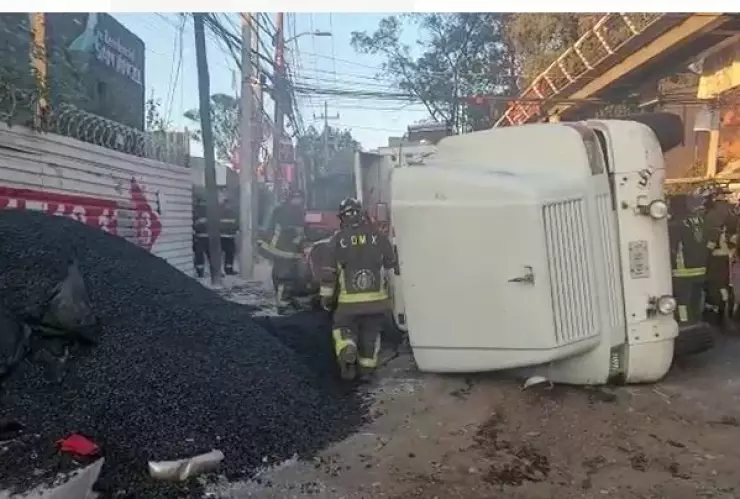 vuelca-camión-torto-olivar-de-los-padres