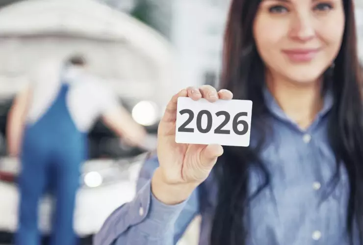 Trámites vehiculares en Baja California 2026: conoce los nuevos costos de placas y licencias