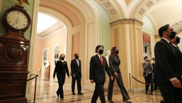 La Cámara de Representantes entregó este lunes al Senado el cargo de juicio político en contra del expresidente Donald Trump por acusaciones de incitar a la insurrección en el Capitolio a principios de este mes.