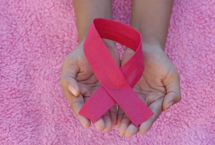 Día Mundial Contra el Cáncer de Mama_ ¿De dónde salió el lazo rosa?