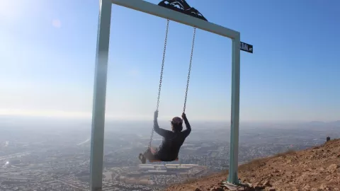 Quitan el columpio del Cerro Colorado en Tijuana, Baja California.