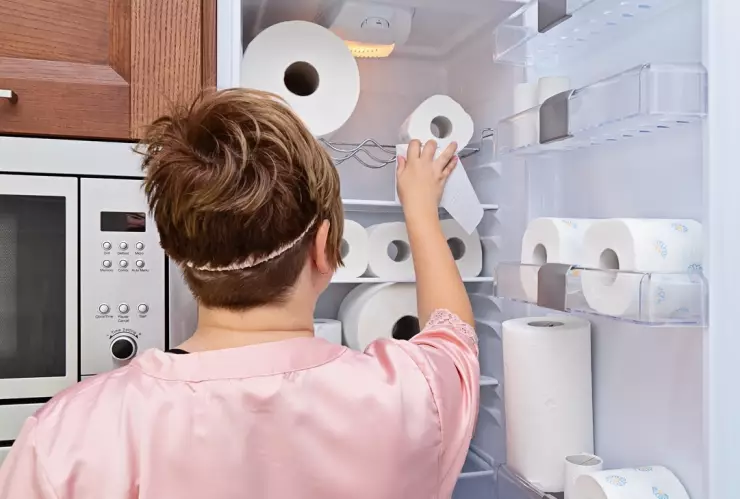 El truco del papel higiénico para quitar todos los olores del refrigerador