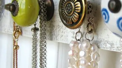 6 ideas para reemplazar el típico perchero de entrada por soluciones más vintage
