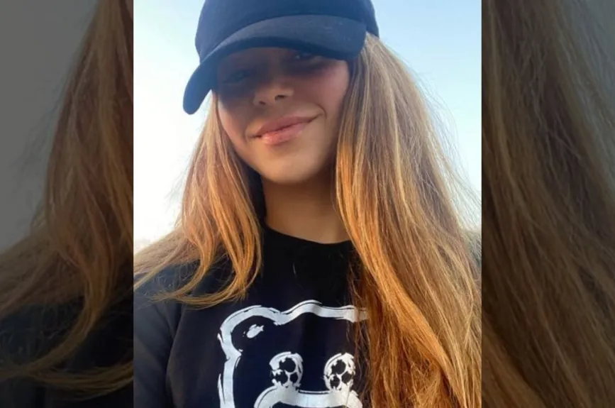Shakira con gorra.jpg