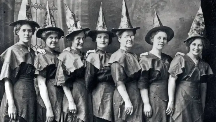 Brujas en la literatura.jpg