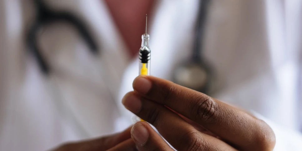 medicamento vacuna doctor