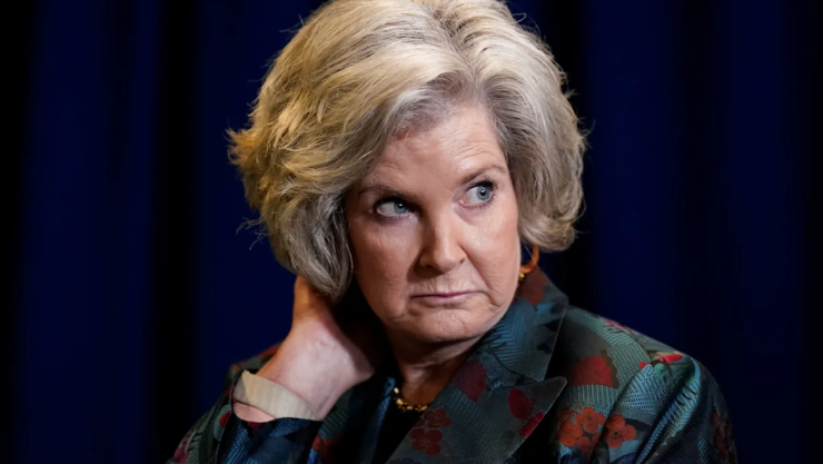 La señal que alertó sobre el cáncer de mama a Susie Wiles