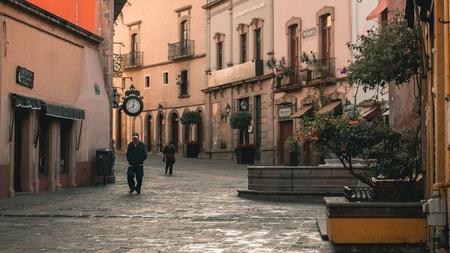 Apagón en el centro histórico afecta a comercios de Querétaro