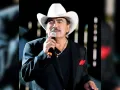 Él nos cantará en el sexto concierto “Eso y más” de Joan Sebastian.