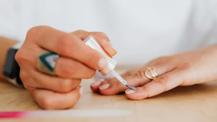 Esta es la forma en la que puedes conseguir que tu manicura casera dure mucho más