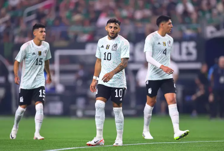 Alexis Vega con la Selección Mexicana