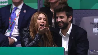 Shakira y Pique felices.jpg