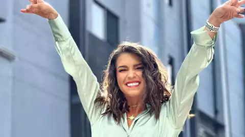 Laura G te muestra como llevar colores en tu próximo outfit