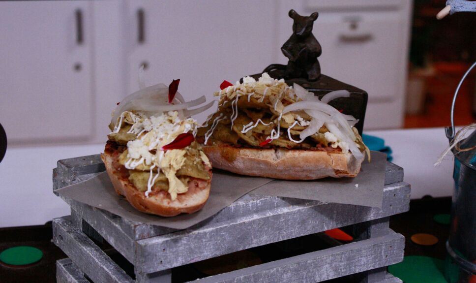 Mollete de chilaquiles