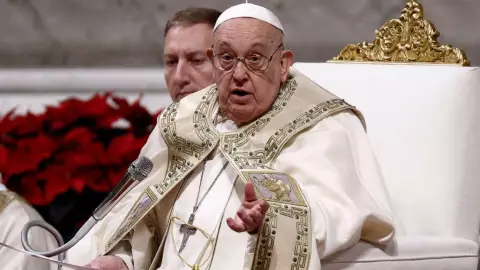 Papa Francisco se lesiona
