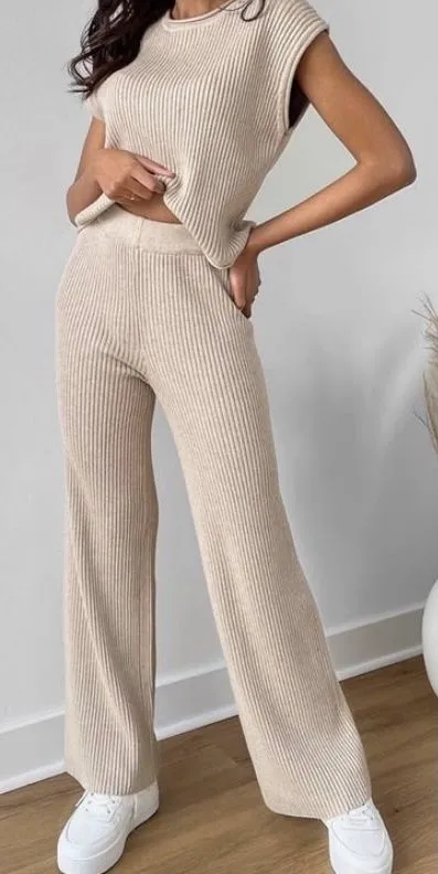 7 ideas de pantalones rectos de mujer para combinar con outfits causales en abril de 2026
