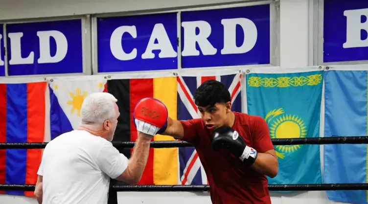 Jaime Munguía entrenamiento John Ryder