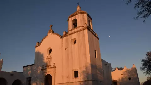 un edificio antiguo y muy popular del pueblo