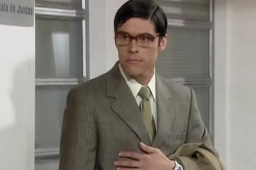 Nicolás, con su combo de trajes horribles y sabiduría callejera, fue el verdadero ‘sugar advisor’ que todo gerente financiero debería tener.