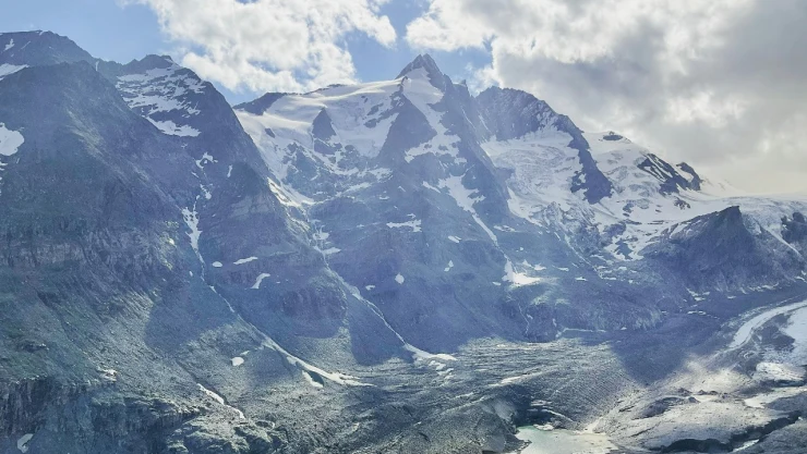 Foto de la montaña Grossglockner en Austria.