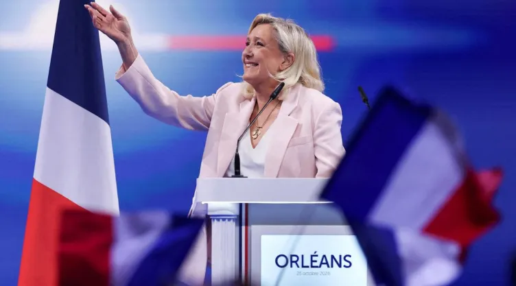 Marine Le Pen lanza su campaña en Francia advirtiendo evitar la “mexicanización”.