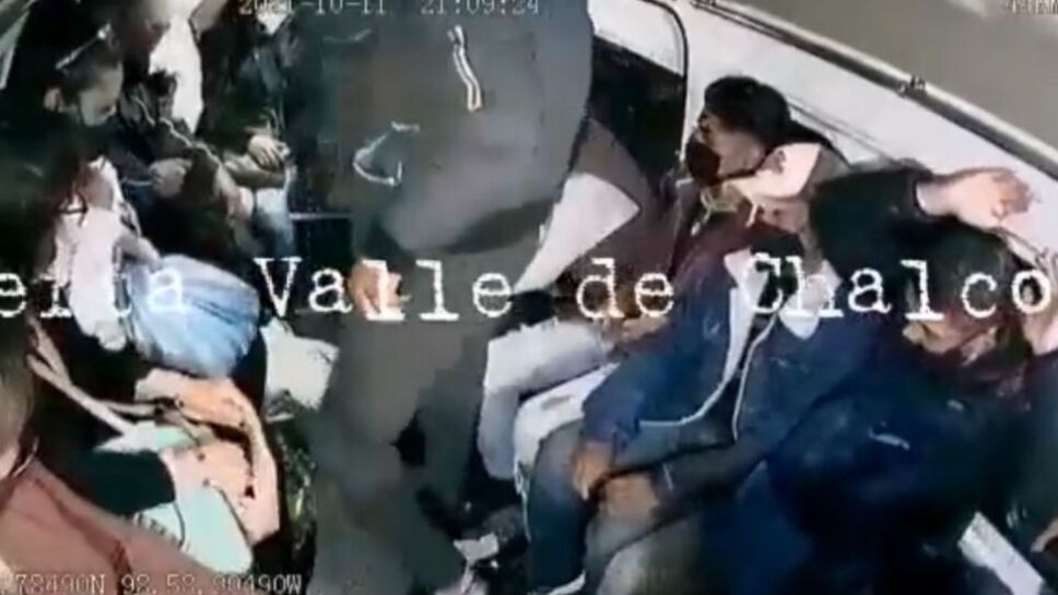 Captan violento asalto en combi de Chalco, “dale un balazo”