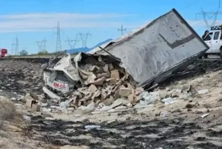 ¡Alerta! FUERTE CHOQUE en carretera entre tráiler y camioneta deja 5 MUERTOS hoy 6 de diciembre ya fueron identificados.jpg