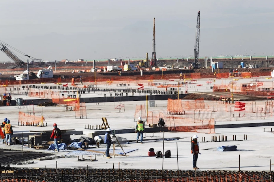 Nuevo aeropuerto cancelación pérdidas