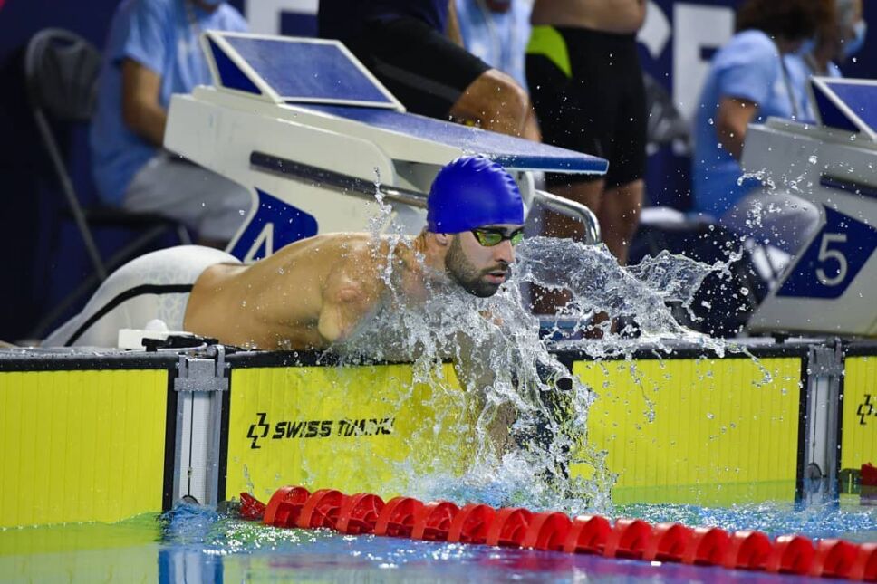Laurent Chardard, atleta paralímpico, tiburón.jpg