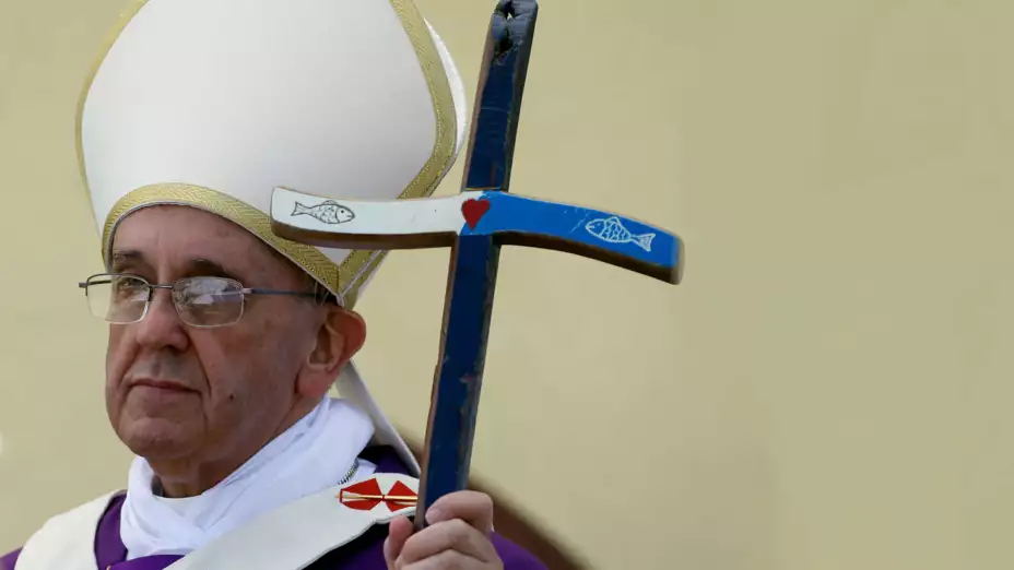 Papa Francisco durante una misa en Lampedusa, Italia.