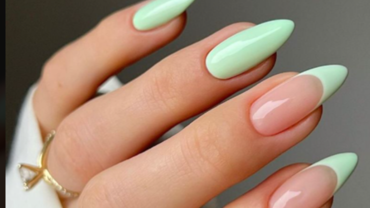 uñas verde menta.png