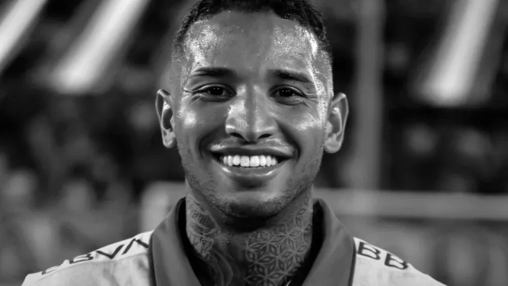 ¿Qué provocó la muerte del futbolista Juan Izquierdo tras desvanecerse en un partido?