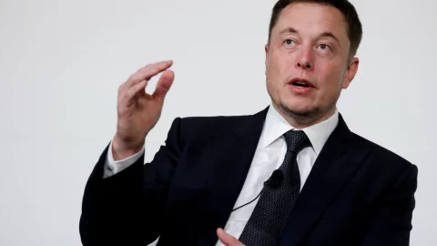 elon musk sube acciones de tesla