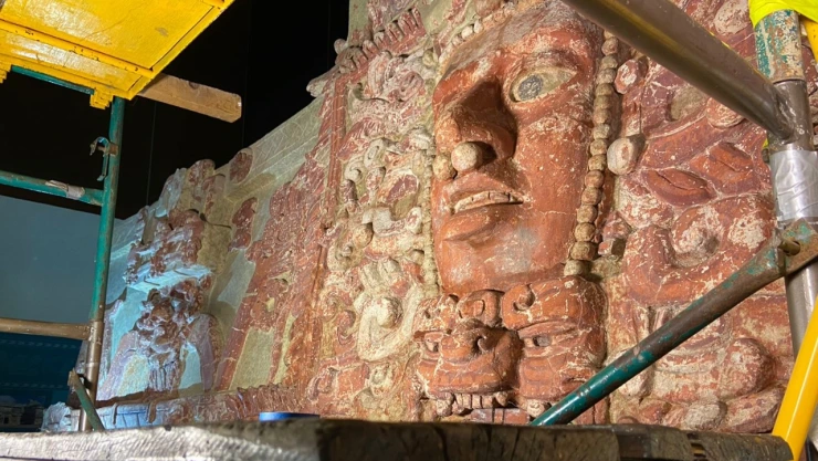 Restaura INAH colosal pieza maya robada a México en 1968