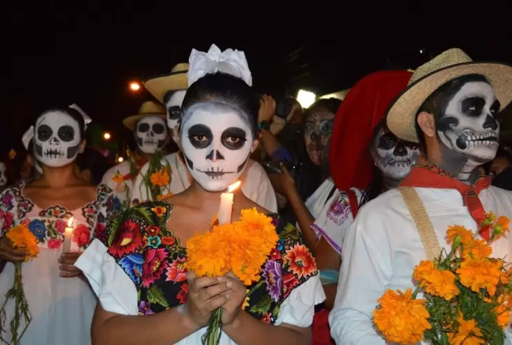¡Toma nota! La canciones que puedes dedicar durante este Día de Muertos
