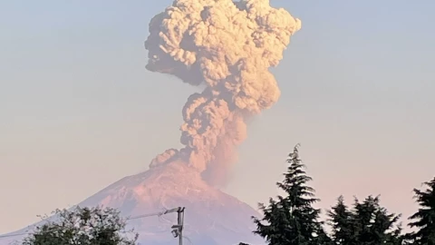 Así se ve la actividad del volcán Popocatépetl desde el espacio