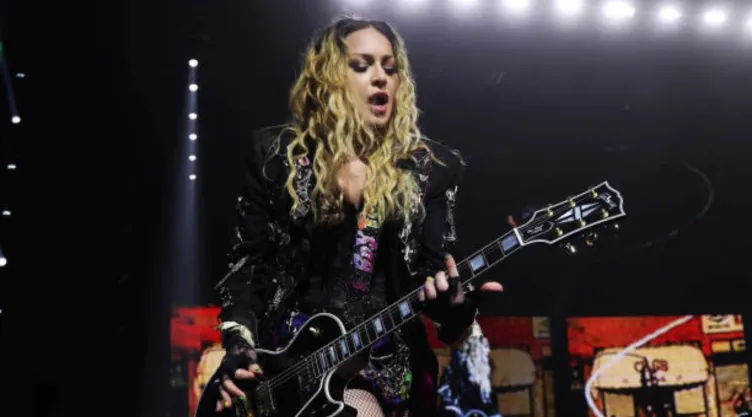 fan demanda a madonna por pornografia