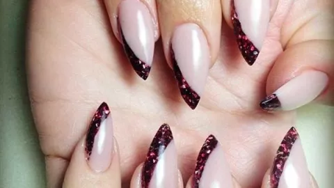 9 diseños de uñas almendradas cortas que te harán lucir muy elegante: las usan las artistas