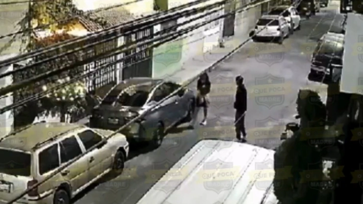Mujer es golpeada por sujeto en Valle de Aragón, Ecatepec.