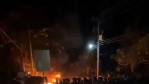 Violencia en Tekit Yucatán Linchan y queman a agresor de adulta mayor con un machete.jpg