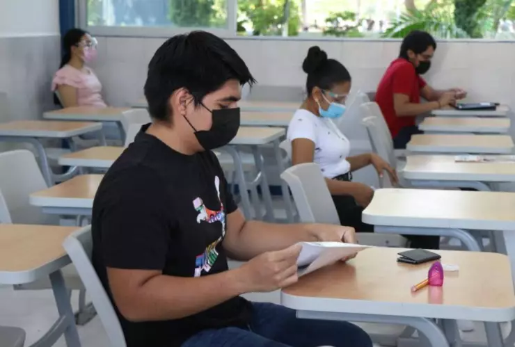 Miles de aspirantes buscan obtener un lugar en licenciaturas UADY